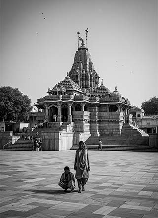 Dwarkadhish Temple Location and History